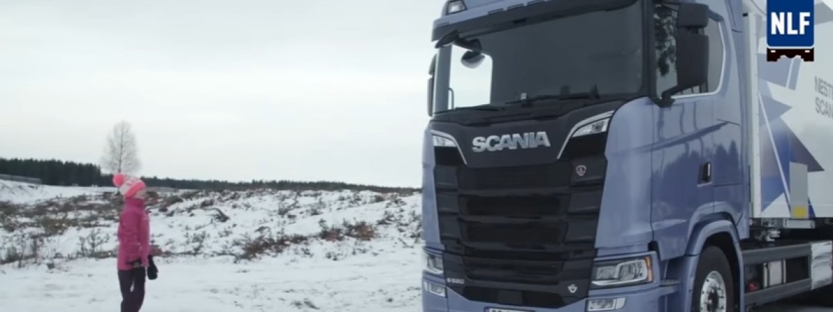 „Przyjaciele sobie machają”. Ten film może ocalić życie twojego dziecka